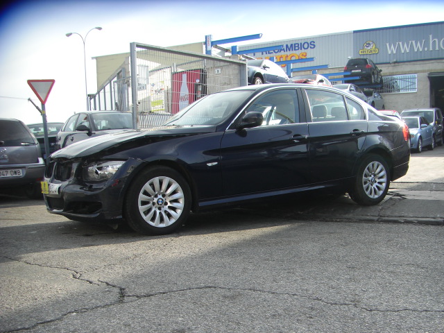 BMW 320i 