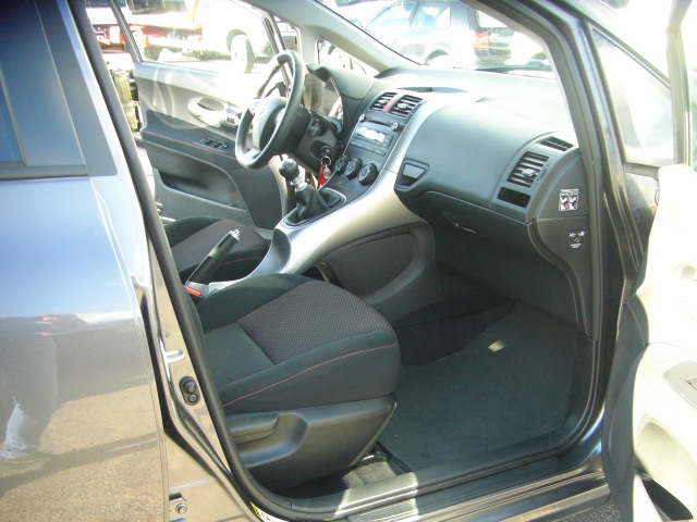 TOYOTA AURIS TS 2.0D4D 126CV