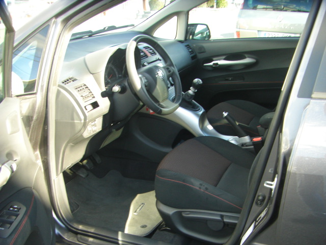 TOYOTA AURIS TS 2.0D4D 126CV