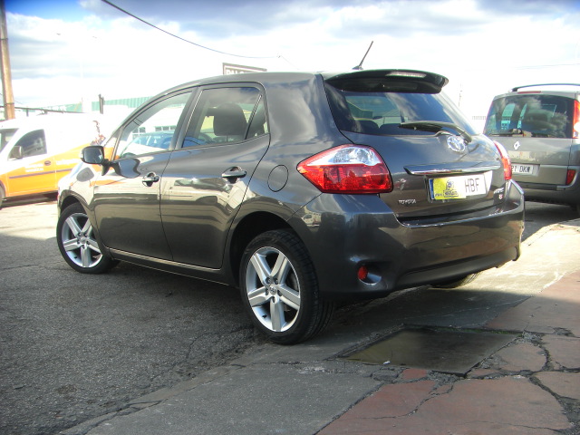 TOYOTA AURIS TS 2.0D4D 126CV