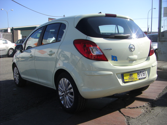 OPEL CORSA 1.2i 85CV AUTO