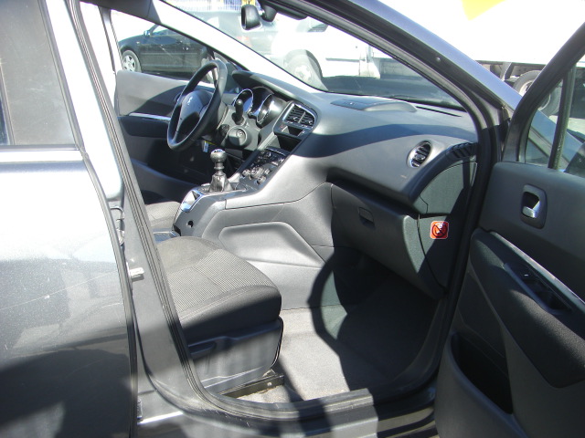 PEUGEOT 5008 1.6 HDI 7 PLAZAS