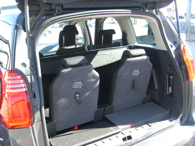 PEUGEOT 5008 1.6 HDI 7 PLAZAS