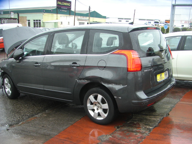 PEUGEOT 5008 1.6 HDI 7 PLAZAS