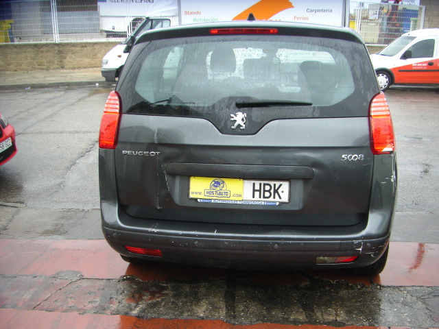 PEUGEOT 5008 1.6 HDI 7 PLAZAS