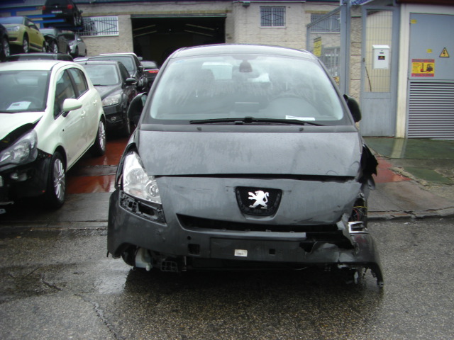 PEUGEOT 5008 1.6 HDI 7 PLAZAS