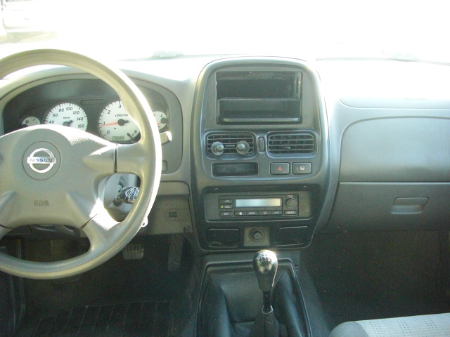 NISSAN PIC-KUP DOBLE CABINA 2.5 T 133CV 