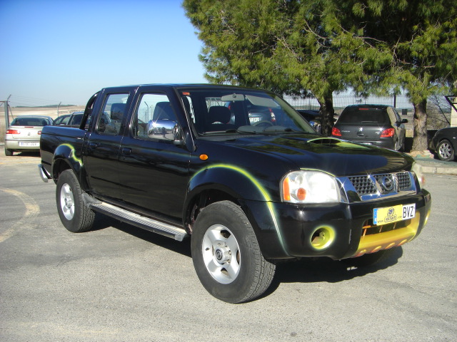 NISSAN PIC-KUP DOBLE CABINA 2.5 T 133CV 