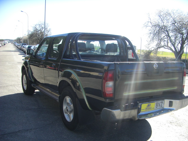 NISSAN PIC-KUP DOBLE CABINA 2.5 T 133CV 