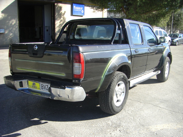 NISSAN PIC-KUP DOBLE CABINA 2.5 T 133CV 