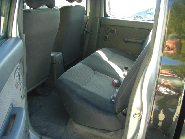 NISSAN PIC-KUP DOBLE CABINA 2.5 T 133CV 