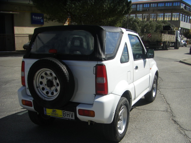 SUZUKI JIMNY 1.3i 4X4