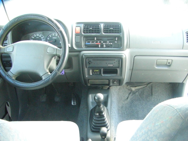 SUZUKI JIMNY 1.3i 4X4