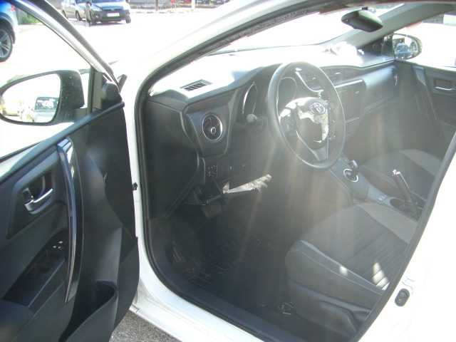 TOYOTA AURIS HIBRID 1.8 99CV FAMILIAR