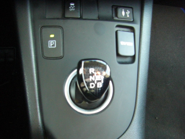 TOYOTA AURIS HIBRID 1.8 99CV FAMILIAR