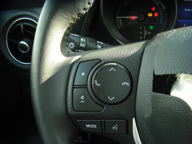 TOYOTA AURIS HIBRID 1.8 99CV FAMILIAR