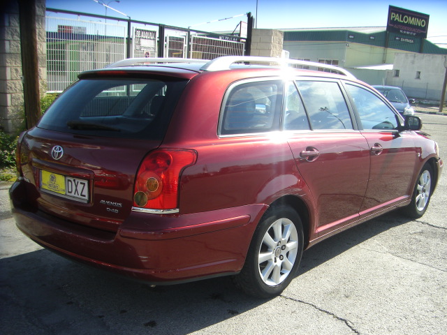 TOYOTA AVENSIS FAMILIAR 2.2 D4D 150CV