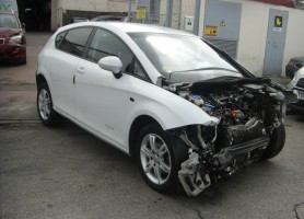 SEAT LEON 1.6 TDI 105CV SEAT LEON 1.6 TDI 105CV