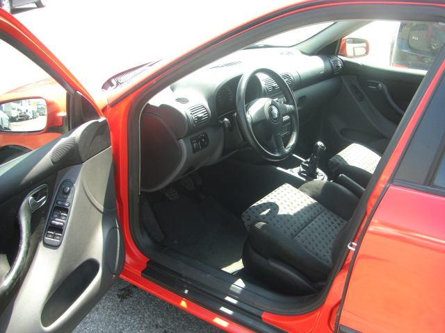 SEAT LEON 1.6 GASOLINA 105CV