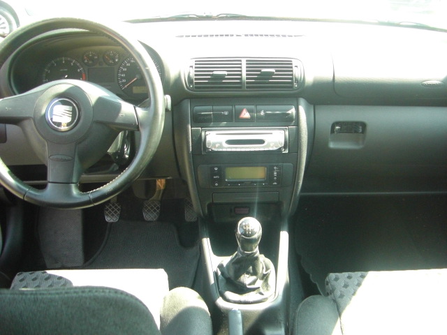 SEAT LEON 1.6 GASOLINA 105CV