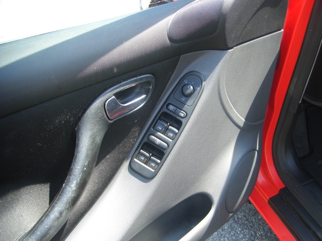 SEAT LEON 1.6 GASOLINA 105CV