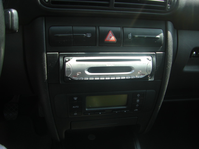 SEAT LEON 1.6 GASOLINA 105CV