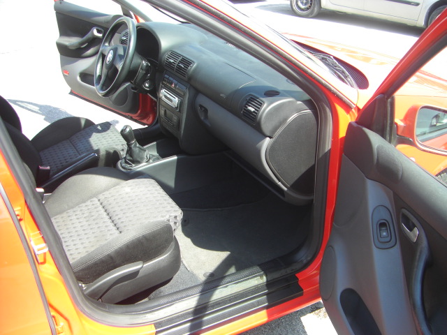 SEAT LEON 1.6 GASOLINA 105CV