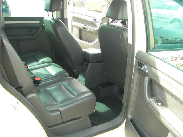 VOLKSWAGEN TOURAN 1.9 TDI 105CV DSG 7 PLAZAS