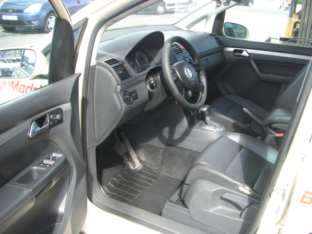 VOLKSWAGEN TOURAN 1.9 TDI 105CV DSG 7 PLAZAS