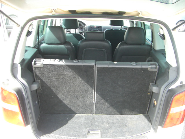 VOLKSWAGEN TOURAN 1.9 TDI 105CV DSG 7 PLAZAS