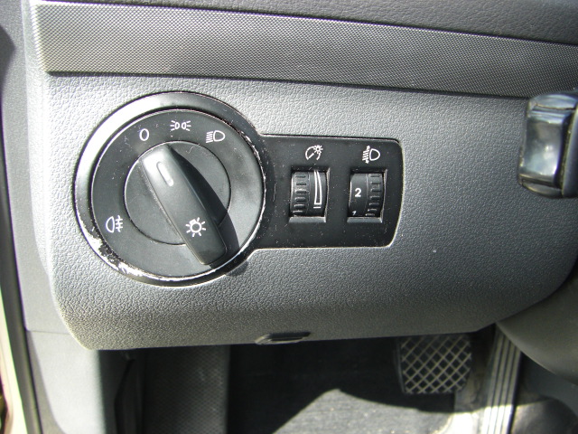 VOLKSWAGEN TOURAN 1.9 TDI 105CV DSG 7 PLAZAS