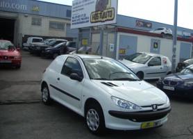 PEUGEOT 206 VAN 1.4 HDI 68CV PEUGEOT 206 VAN 1.4 HDI 68CV