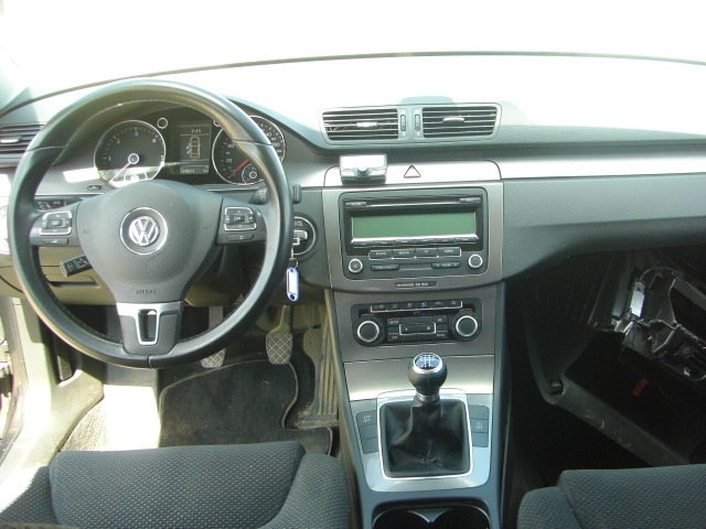 VOLKSWAGEN PASSAT 1.6 TDI 105CV BLUEMOTION