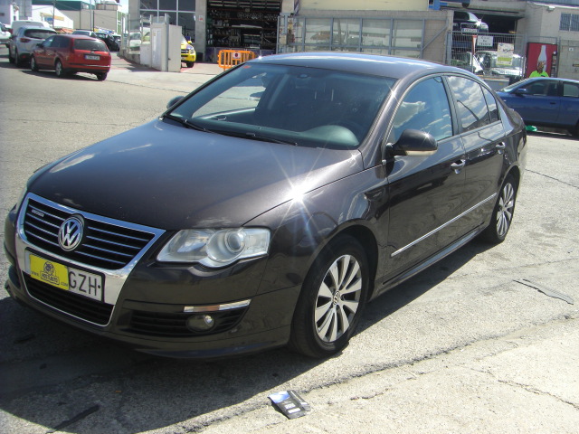 VOLKSWAGEN PASSAT 1.6 TDI 105CV BLUEMOTION