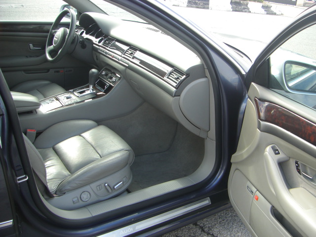 AUDI A-8 4.2 GASOLINA QUATTRO 335CV AUTOMATICO