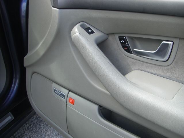 AUDI A-8 4.2 GASOLINA QUATTRO 335CV AUTOMATICO