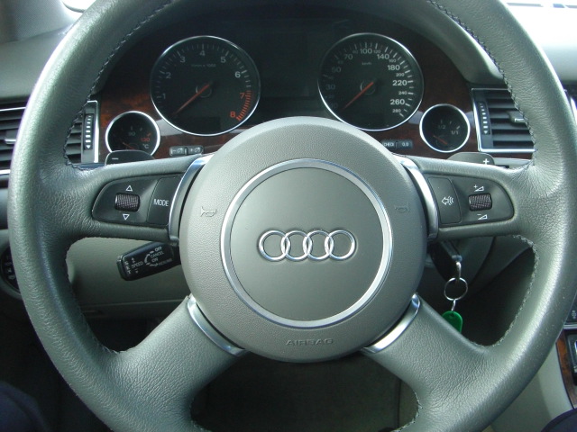 AUDI A-8 4.2 GASOLINA QUATTRO 335CV AUTOMATICO