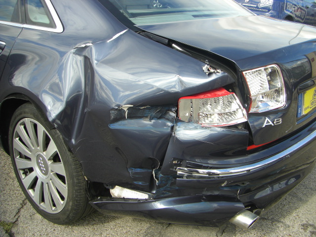 AUDI A-8 4.2 GASOLINA QUATTRO 335CV AUTOMATICO