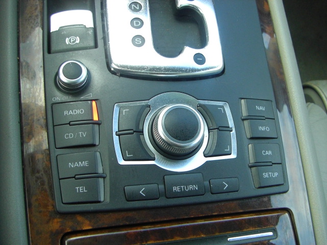 AUDI A-8 4.2 GASOLINA QUATTRO 335CV AUTOMATICO