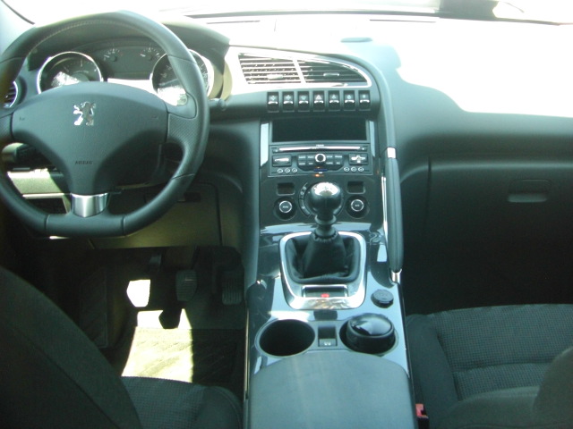 PEUGEOT 3008 1.6 HDI 110CV