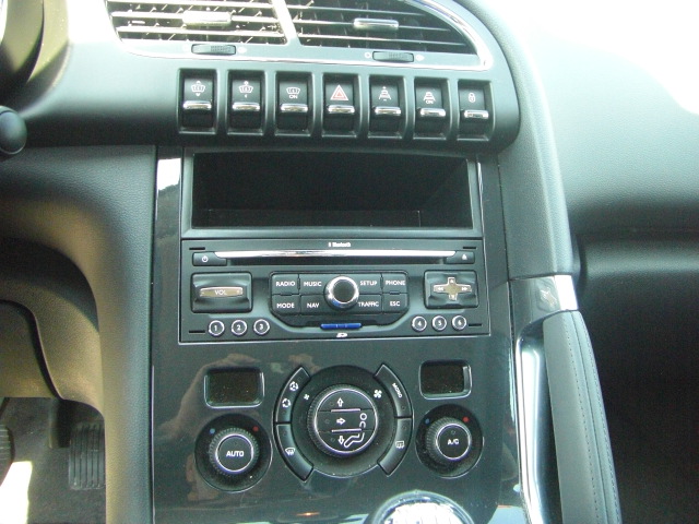 PEUGEOT 3008 1.6 HDI 110CV