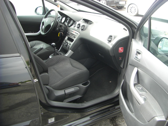 PEUGEOT 308 SW PREMIUN 1.6 HDI 110CV 7 PLAZAS