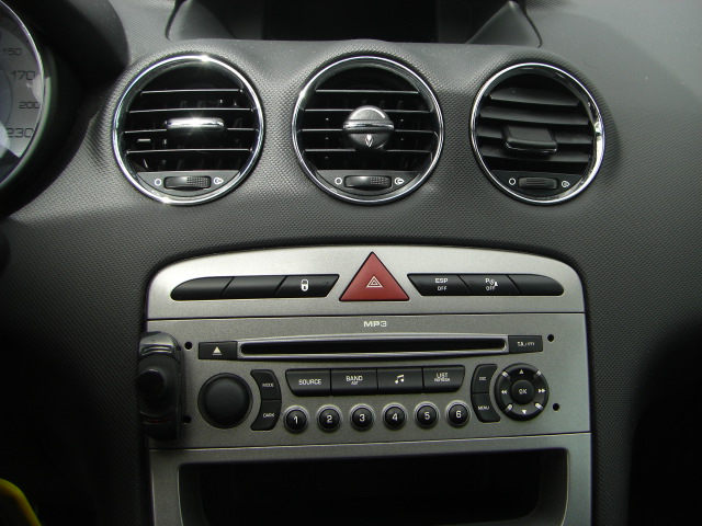 PEUGEOT 308 SW PREMIUN 1.6 HDI 110CV 7 PLAZAS