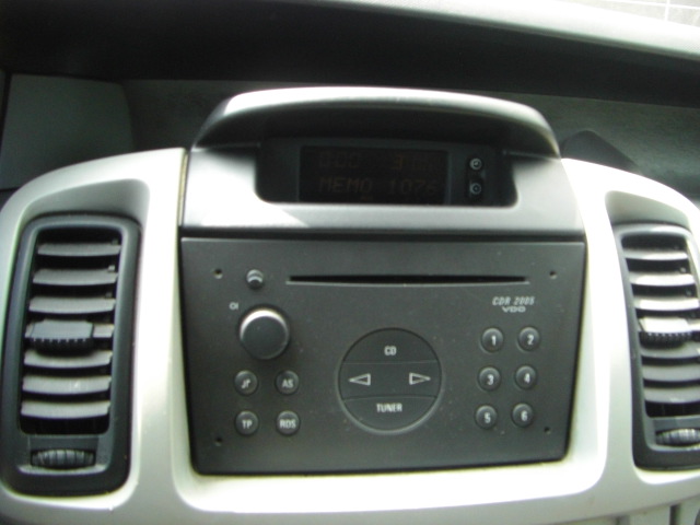 OPEL VIVARO 1.9 DCI 100CV KOMBI 6 PLAZAS