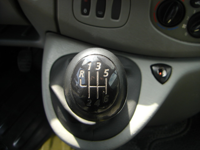 OPEL VIVARO 1.9 DCI 100CV KOMBI 6 PLAZAS