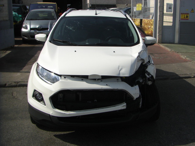 vehiculo con golpe delantero izquierdo afectando a mecanica de rueda lado golpe,arranca y anda,cd,a/c,volante multi funcion,entrada aux y usb,parktronic.