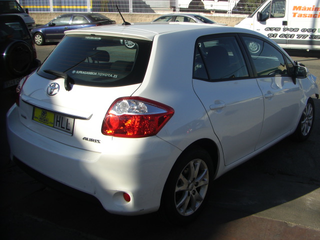 TOYOTA AURIS 1.6 GASOLINA 132CV