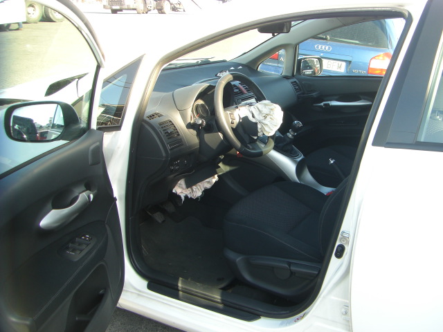 TOYOTA AURIS 1.6 GASOLINA 132CV