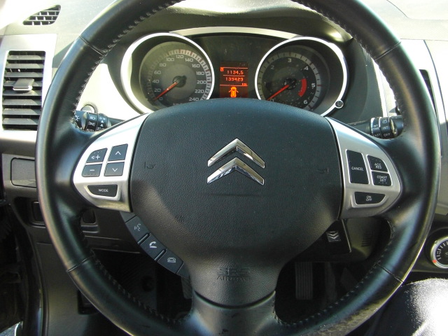 CITROEN C-CROSSER 2.2 HDI 156CV BREA 4X4 7 PLAZAS CITROEN C-CROSSER 2.2 HDI 156CV BREA 4X4 7 PLAZAS