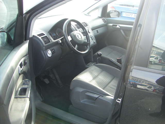 VOLKSWAGEN TOURAN 2.0 TDI 140CV